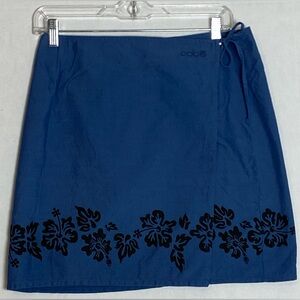 Oobe Light Denim Blue Wraparound Short Skirt Black Hibiscus Size 6 Linen/Cotton